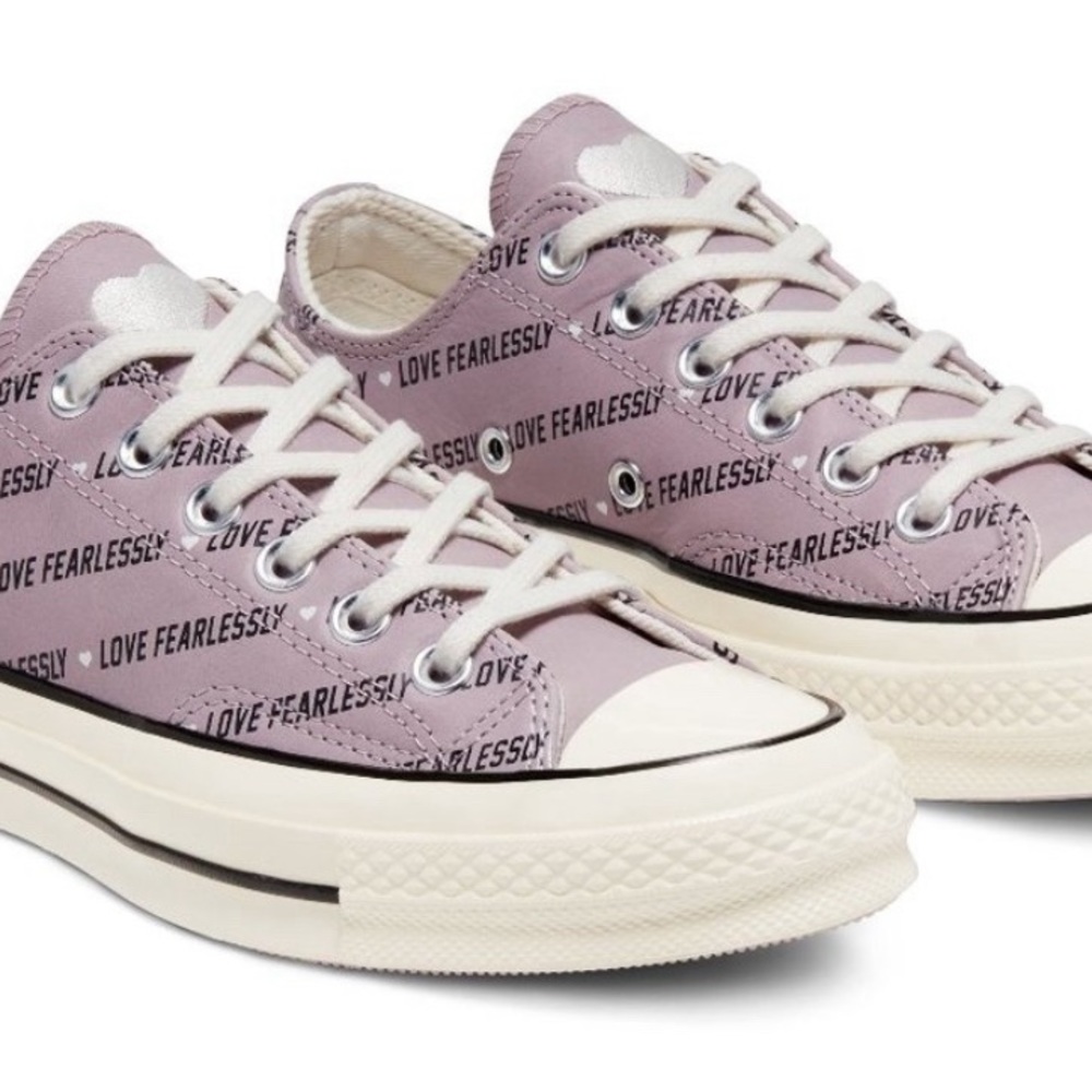 Converse Leather Love